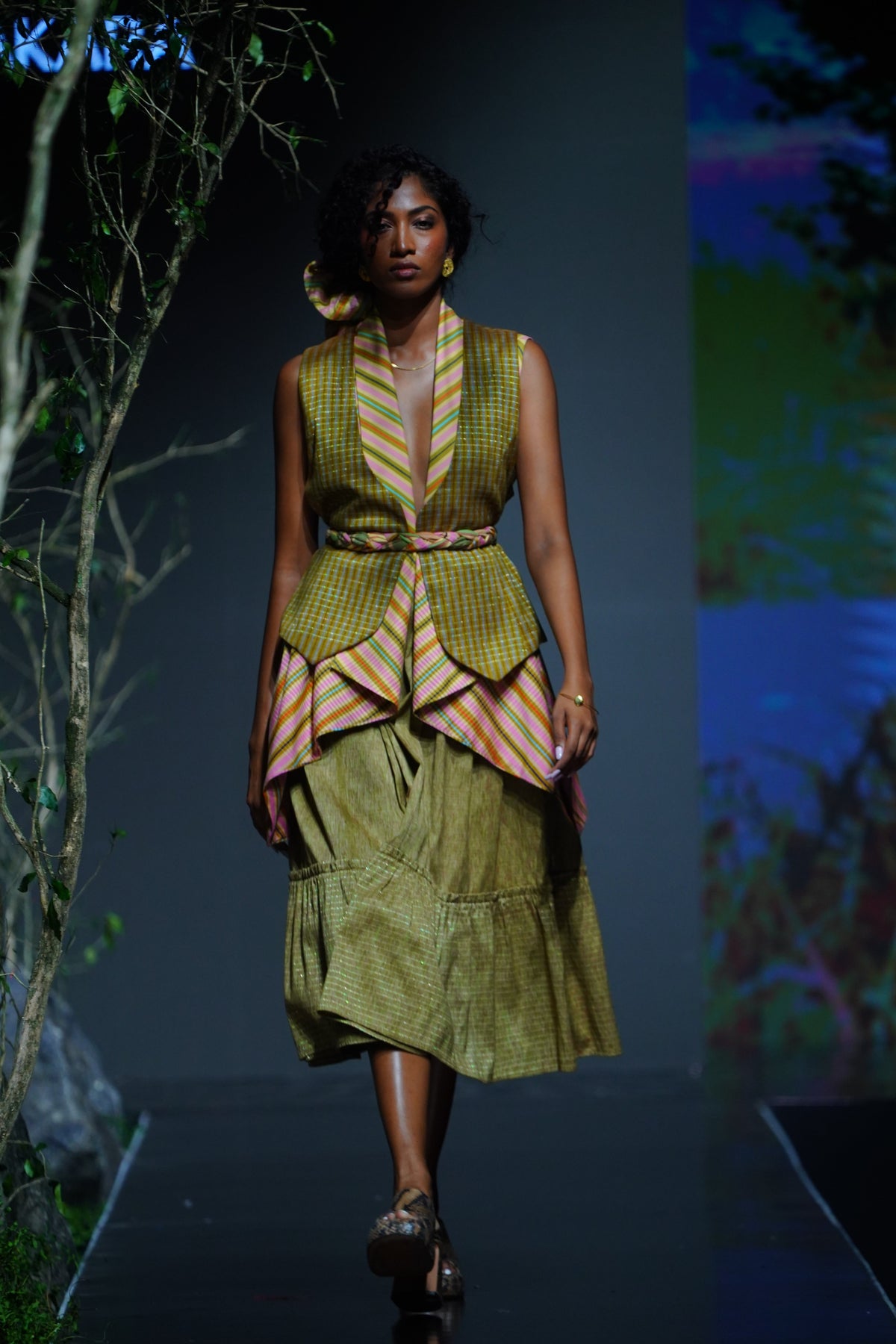 Look VIII